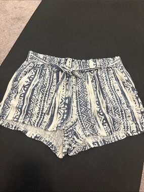 Cali 1850 women’s shorts Blue & White Patterned Drawstring Shorts